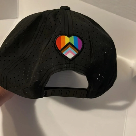 NWOT Double Heart Baseball Hat - Picture 3 of 4